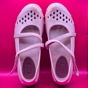 size 8 pink skechers